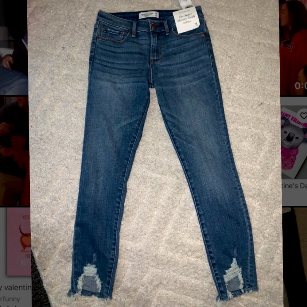 NWT ABERCROMBIE MIDRISE SKINNY JEANS